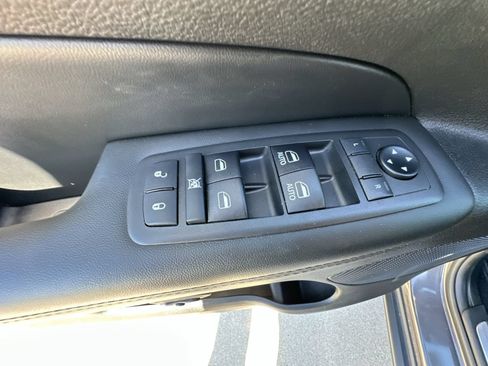 Used 2019 Jeep Grand Cherokee Limited AWD/4WD image 22