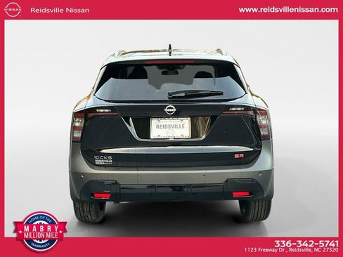 New 2026 Nissan Kicks SR image 5