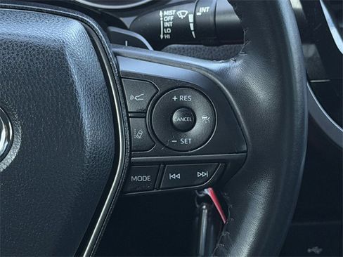 Used 2022 Toyota Camry SE image 14