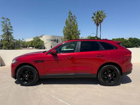 Used 2019 Jaguar F-PACE Premium image 5