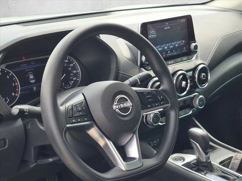 Used 2025 Nissan Sentra SV FWD image 11