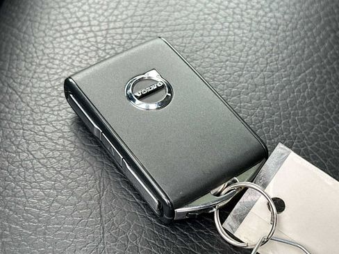 Used 2023 Volvo XC90 B5 Plus image 29