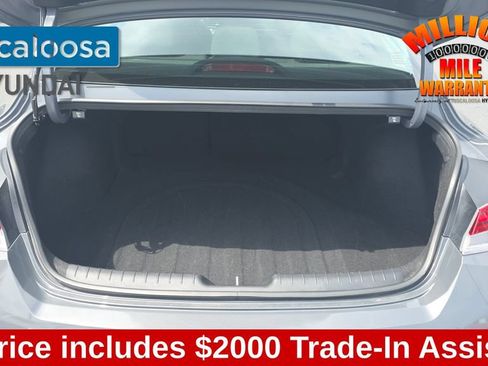 Used 2025 Hyundai Elantra SEL FWD image 10