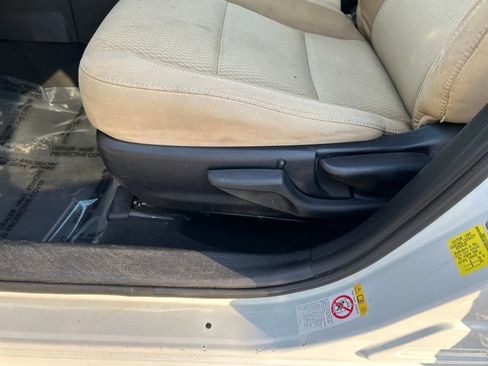 Used 2019 Toyota Corolla LE image 15