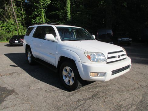 Used 2005 Toyota 4Runner Limited AWD/4WD image 3