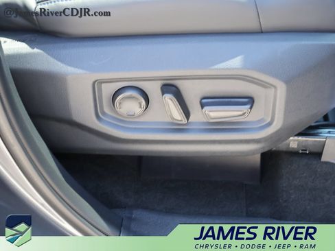 Used 2023 Toyota Tundra Platinum AWD/4WD image 10
