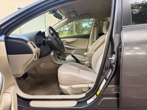 Used 2011 Toyota Corolla LE FWD image 9