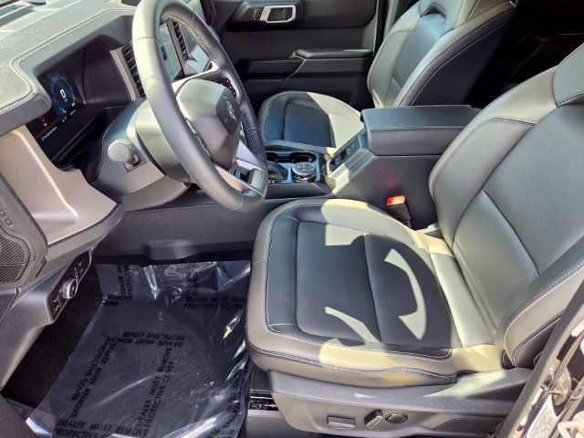 Used 2025 Ford Bronco Outer Banks AWD/4WD image 11