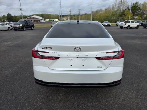 Used 2025 Toyota Camry XLE image 4