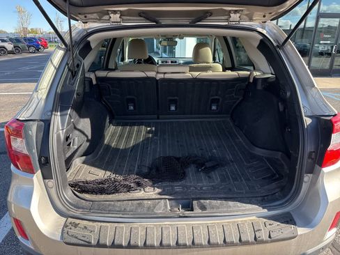 Used 2017 Subaru Outback 3.6R Limited AWD/4WD image 13