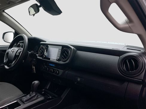 Used 2022 Toyota Tacoma SR image 26