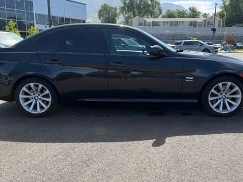 Used 2011 BMW 328i xDrive Sedan AWD/4WD image 2