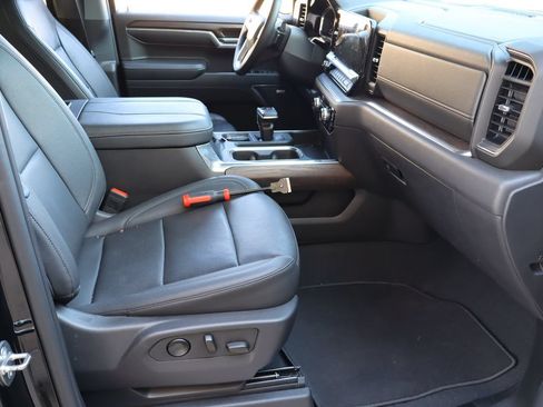 Used 2024 GMC Sierra 1500 SLT RWD image 16