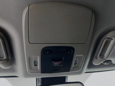 Used 2019 Toyota Camry SE image 21