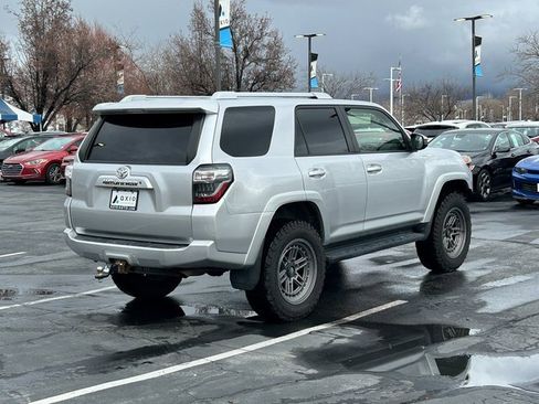 Used 2017 Toyota 4Runner SR5 image 3
