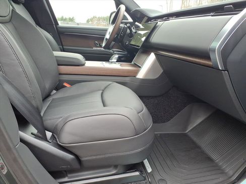 New 2026 Land Rover Range Rover Long Wheelbase SE AWD/4WD image 3