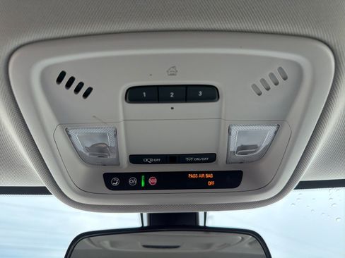 Used 2018 Chevrolet Traverse LT AWD/4WD image 20