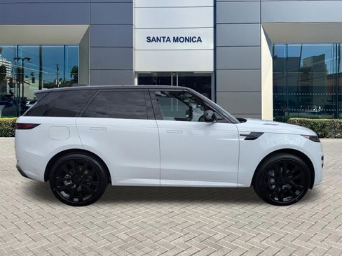 New 2026 Land Rover Range Rover Sport Dynamic SE AWD/4WD image 4