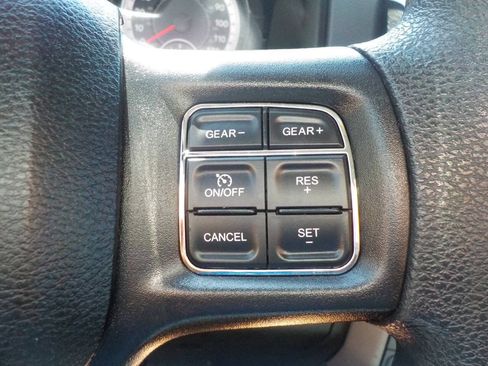 Used 2017 RAM 1500 Express AWD/4WD image 17