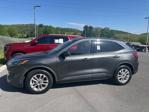 Used 2020 Ford Escape SE image 5