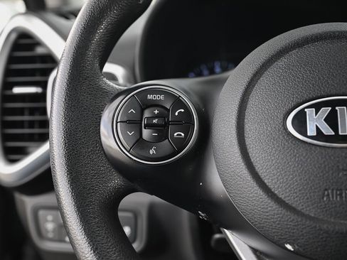 Used 2020 Kia Soul S FWD image 22