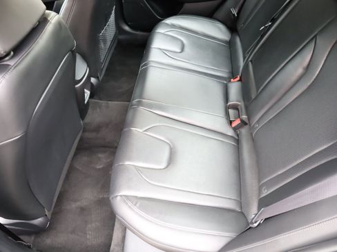 Used 2024 Hyundai Elantra Limited image 49