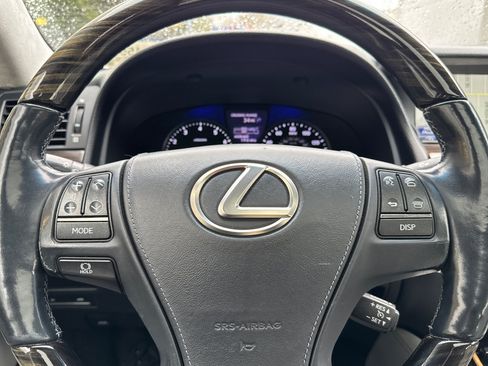 Used 2013 Lexus LS 460 w/ Comfort Pkg RWD image 23