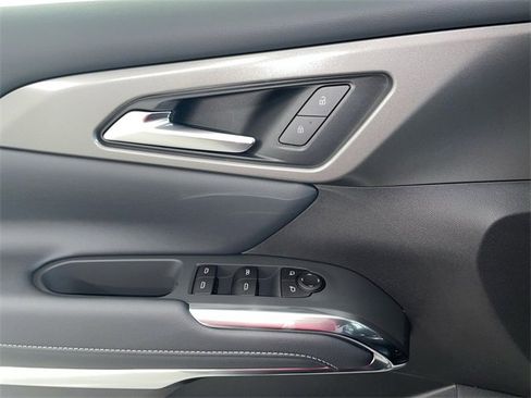 New 2026 Chevrolet Traverse LT w/ Sun and Wheel Package image 25