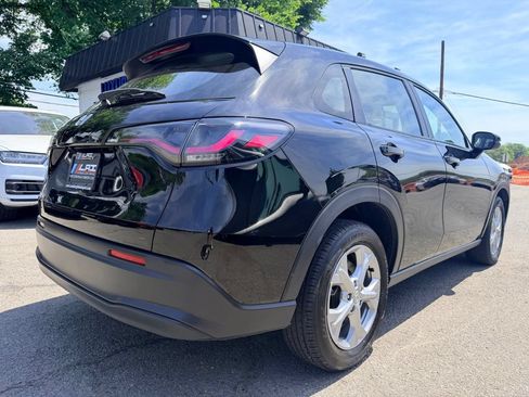 Used 2023 Honda HR-V LX image 3
