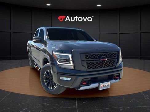 Used 2021 Nissan Titan PRO-4X w/ Pro-4x Convenience Package image 7