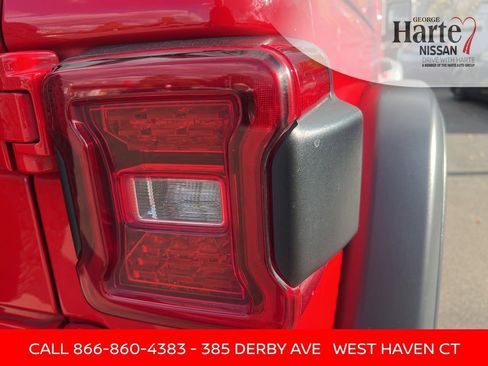 Used 2021 Jeep Wrangler Unlimited Rubicon 4xe w/ Steel Bumper Group AWD/4WD image 40