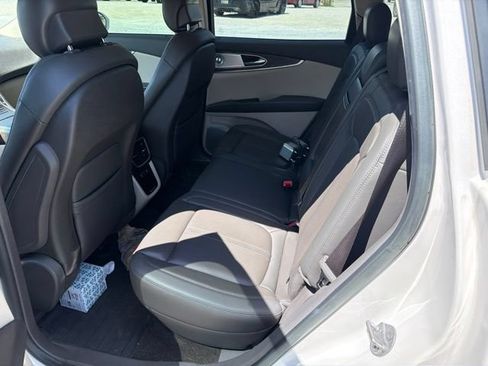 Used 2019 Lincoln Nautilus Reserve w/ Ultimate Package AWD/4WD image 8