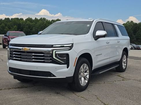 Used 2026 Chevrolet Suburban Premier AWD/4WD image 1