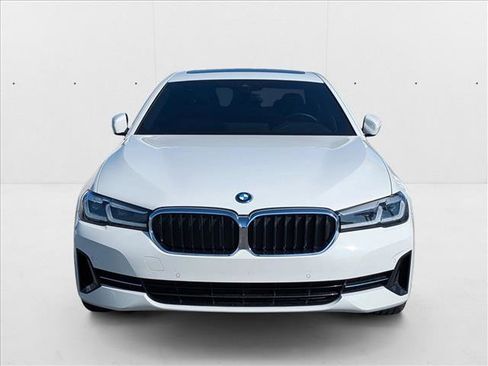 Certified 2023 BMW 530e w/ Convenience Package image 2