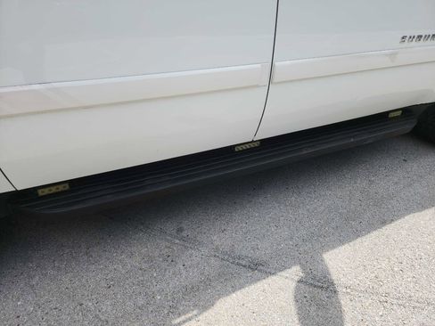 Used 2008 Chevrolet Suburban LT w/ LT Preferred Equipment Group RWD image 10
