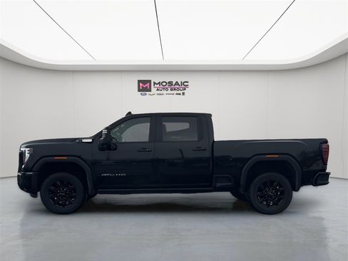 Used 2025 GMC Sierra 2500 AT4 w/ AT4 Premium Plus Package image 4