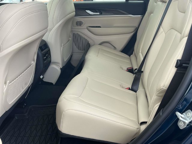 New 2026 Jeep Grand Cherokee Limited w/ Limited Altitude Package RWD image 13