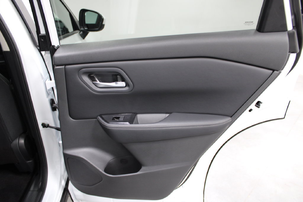 Used 2026 Nissan Rogue SV w/ Cold Weather Package FWD image 27