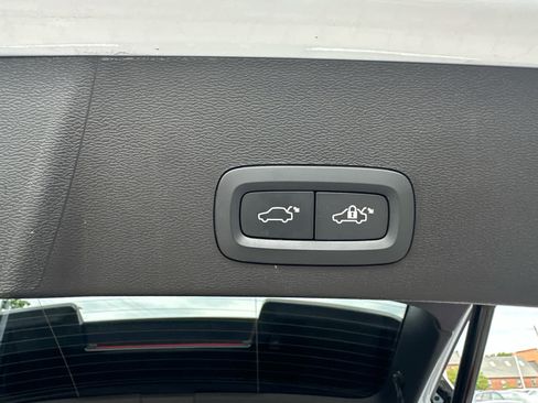 Used 2024 Volvo XC40 B5 Core w/ Protection Package Premier AWD/4WD image 35