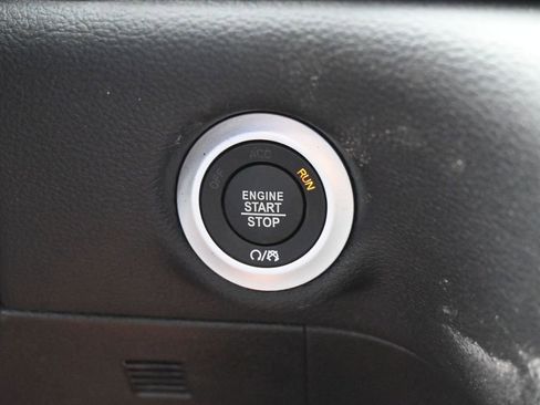 New 2026 Chrysler Pacifica Select image 27