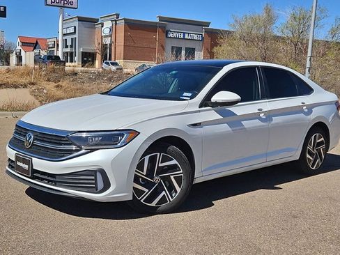 Used 2022 Volkswagen Jetta SEL image 1