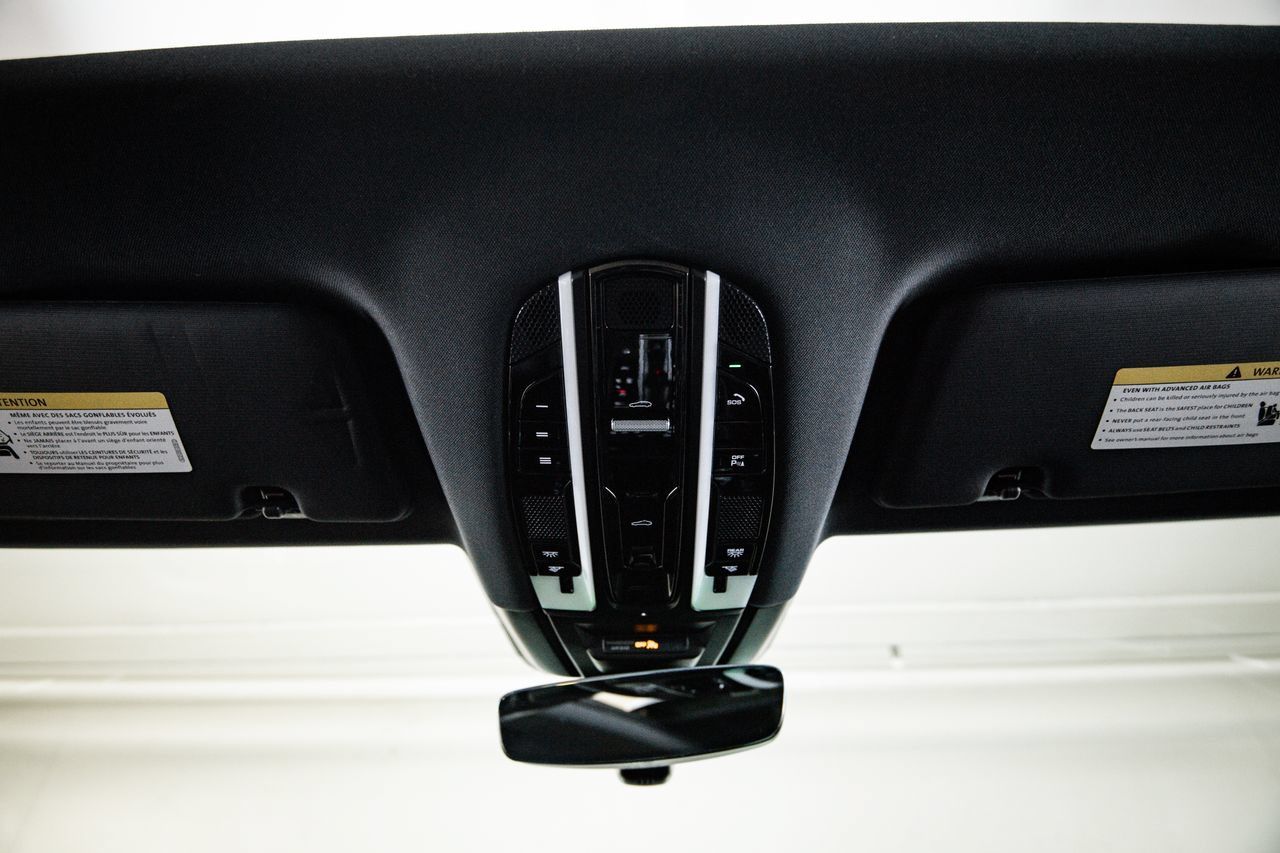 Certified 2023 Porsche Cayenne AWD/4WD image 20