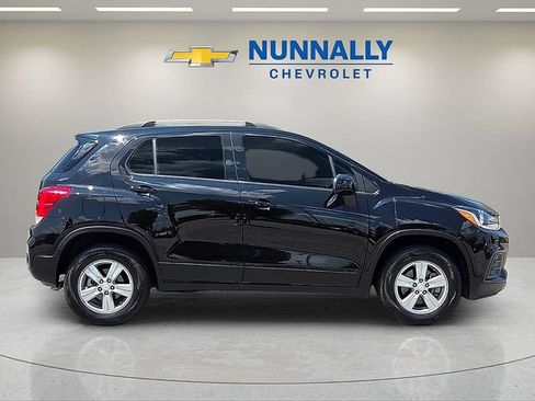 Used 2022 Chevrolet Trax LT w/ LT Convenience Package AWD/4WD image 6