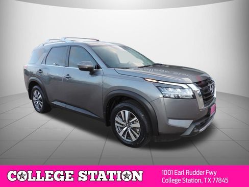 Certified 2024 Nissan Pathfinder SL w/ Cargo Package FWD image 3
