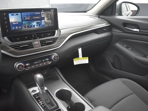 New 2025 Nissan Altima 2.5 SV w/ SV Special Edition Package image 32