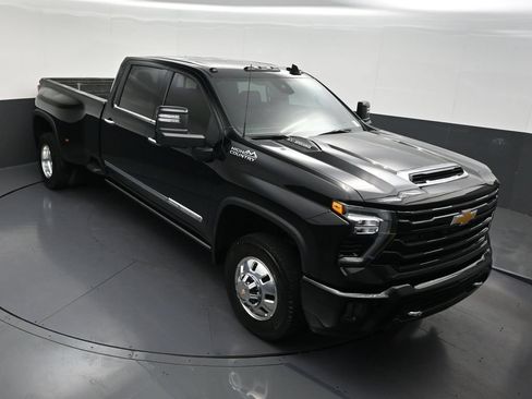 Used 2026 Chevrolet Silverado 3500 High Country w/ High Country Premium Package AWD/4WD image 23