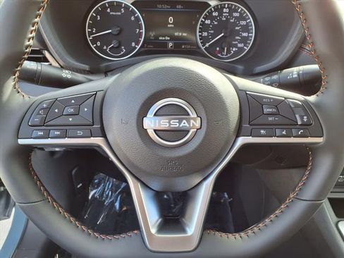 New 2025 Nissan Sentra SR FWD image 19