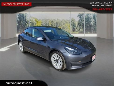Used 2023 Tesla Model 3 Standard Range RWD image 3