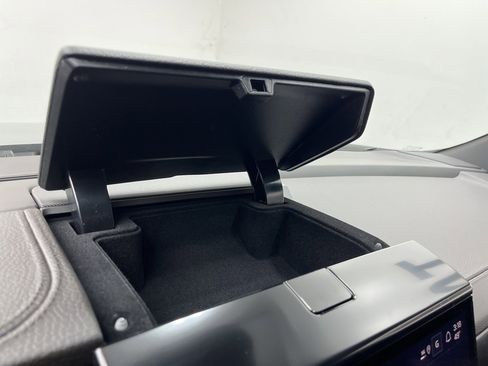 New 2026 GMC Yukon Denali w/ Denali Reserve Package image 18