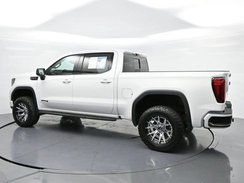 Used 2023 GMC Sierra 1500 AT4 w/ AT4 Premium Package AWD/4WD image 5